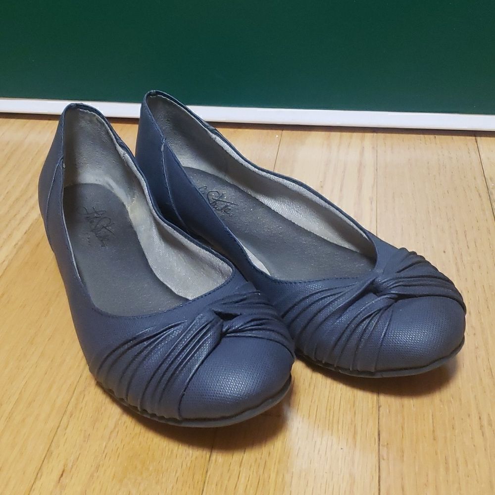 Life Stride Soft System Navy Blue Flats